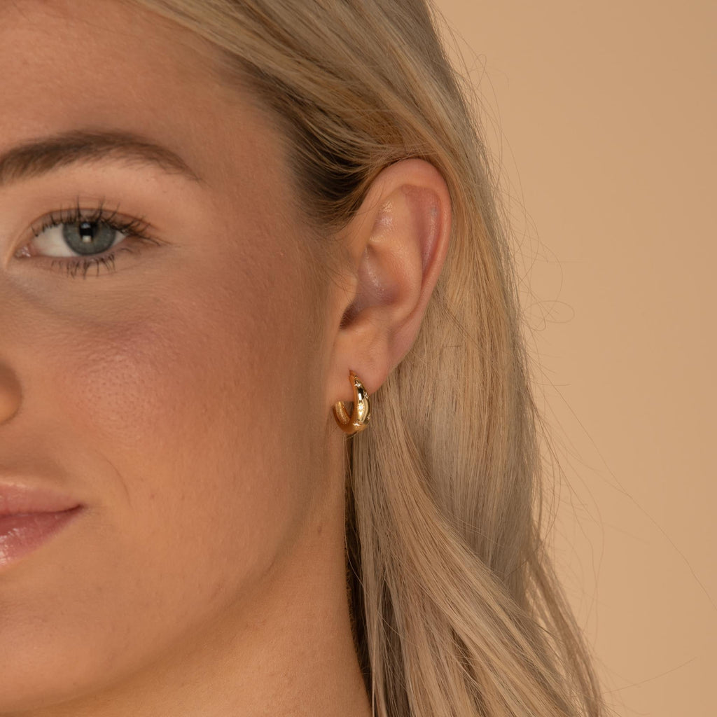 North Star Thick Sapphire Huggie Earrings